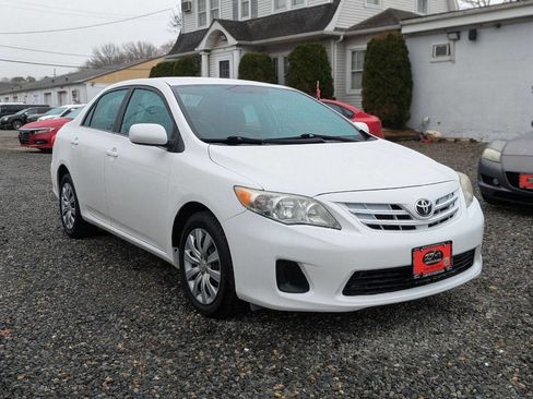 Used 2013 Toyota Corolla LE image 1