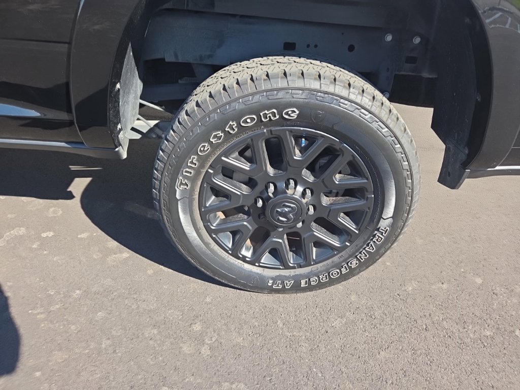 Used 2025 RAM 2500 Limited AWD/4WD image 19