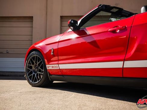 Used 2011 Ford Mustang Shelby GT500 w/ SVT Performance Pkg image 33