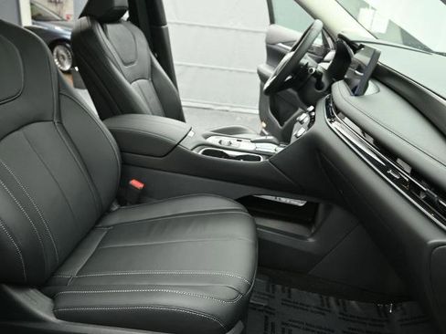 Certified 2025 INFINITI QX60 Luxe image 30