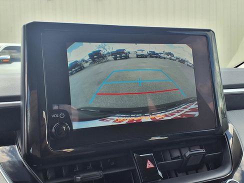 Used 2024 Toyota Corolla LE FWD image 7