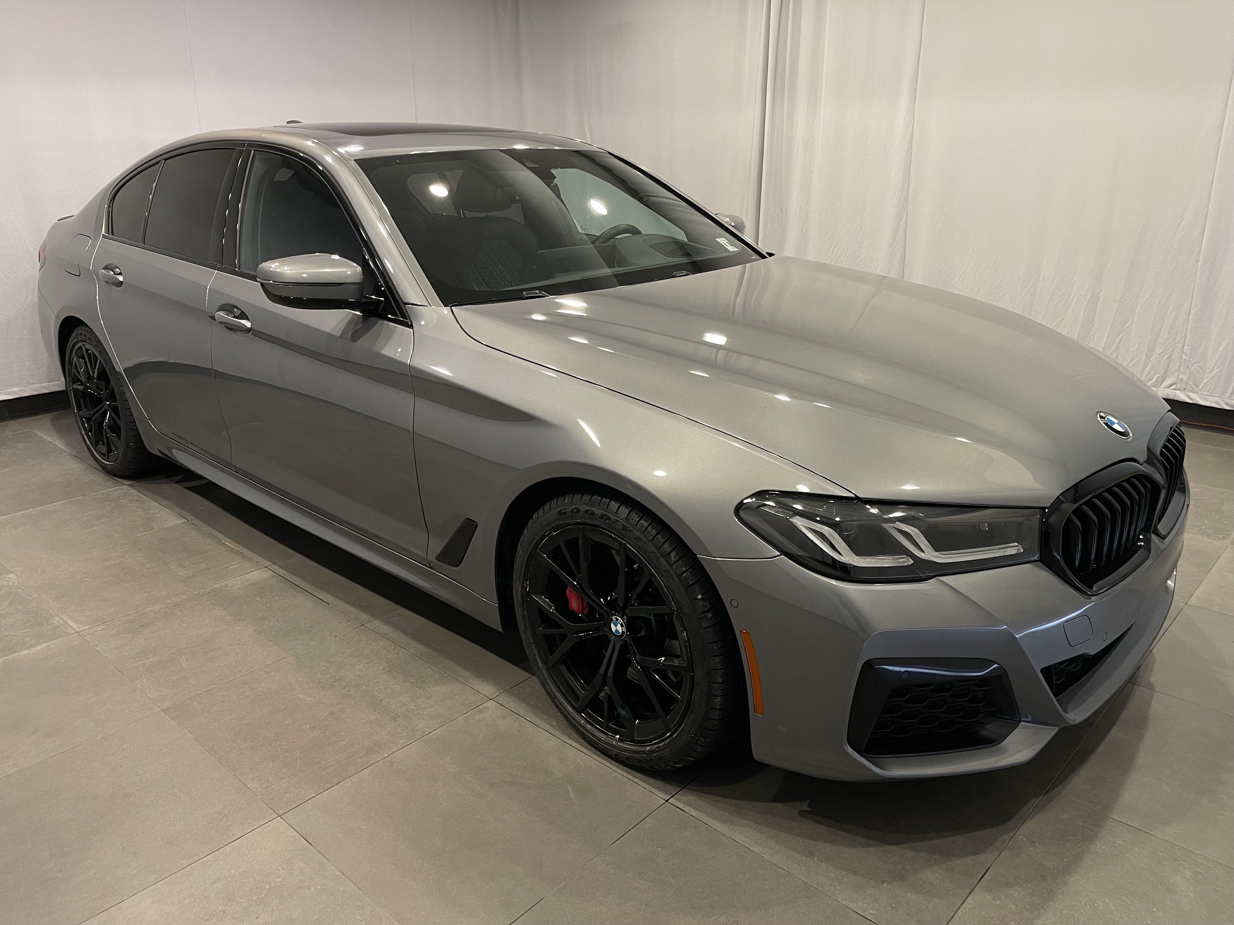 Certified 2023 BMW 530i xDrive w/ M Sport Package AWD/4WD image 3