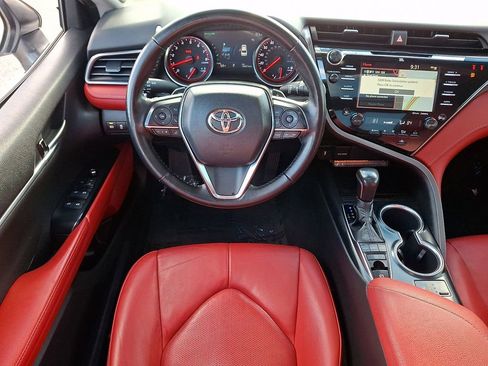 Used 2019 Toyota Camry XSE image 11