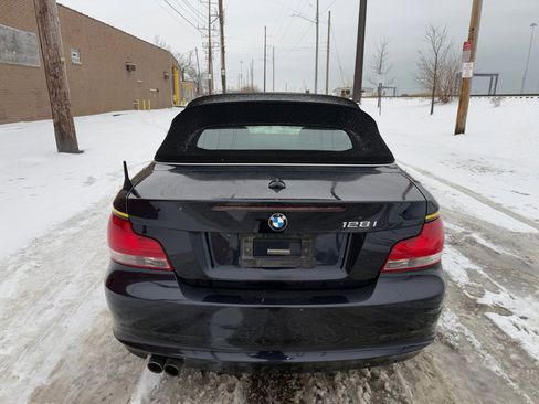 Used 2009 BMW 128i Convertible w/ Premium Pkg image 4
