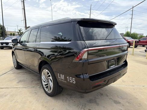 Used 2025 Lincoln Navigator L Reserve AWD/4WD image 6