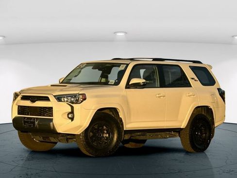 Used 2023 Toyota 4Runner TRD Off-Road Premium image 2