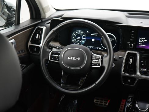Used 2023 Kia Sorento SX Prestige image 16