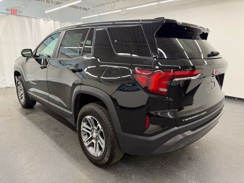 Used 2025 GMC Terrain Elevation AWD/4WD image 3