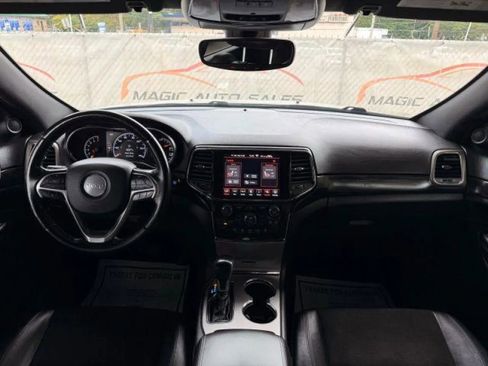 Used 2020 Jeep Grand Cherokee Altitude image 25