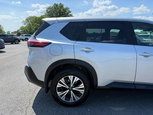 Used 2022 Nissan Rogue SV FWD image 36