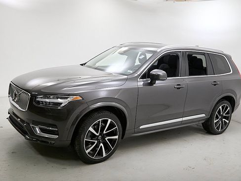 Used 2023 Volvo XC90 B6 Plus w/ Protection Package Premier image 6