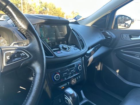 Used 2019 Ford Escape Titanium image 16