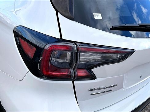 Used 2022 Subaru Outback Premium image 23