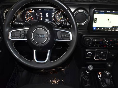 Used 2023 Jeep Wrangler Unlimited Sahara AWD/4WD image 12
