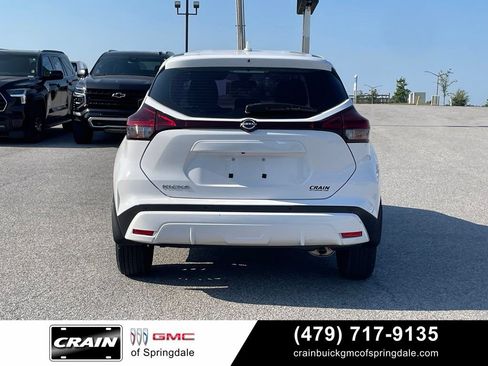 Used 2023 Nissan Kicks S FWD image 6