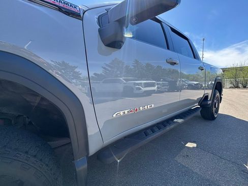 Used 2024 GMC Sierra 2500 AT4 w/ AT4 Premium Plus Package AWD/4WD image 17