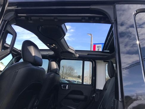 Used 2023 Jeep Wrangler Unlimited Sahara w/ Cold Weather Group image 3