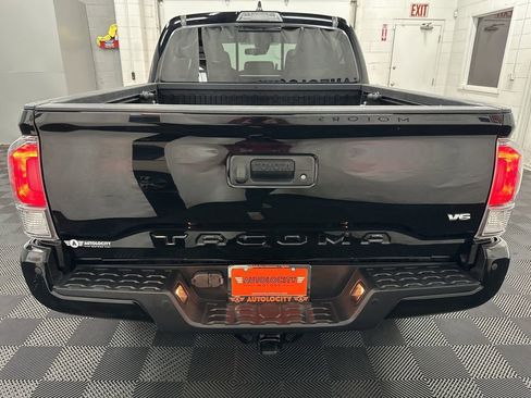 Used 2023 Toyota Tacoma TRD Sport w/ Technology Package image 8