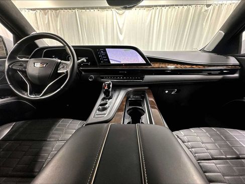 Used 2023 Cadillac Escalade Sport Platinum w/ LPO, ONYX Package AWD/4WD image 16
