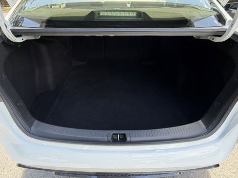 Used 2021 Toyota Corolla SE FWD image 6