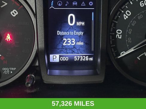 Used 2019 Toyota Tacoma TRD Off-Road image 3