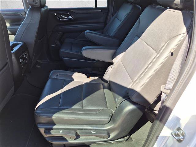 Used 2023 Chevrolet Suburban LT w/ Luxury Package AWD/4WD image 15