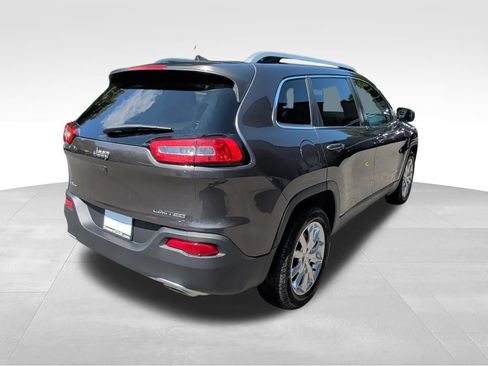 Used 2016 Jeep Cherokee Limited w/ Luxury Group AWD/4WD image 3
