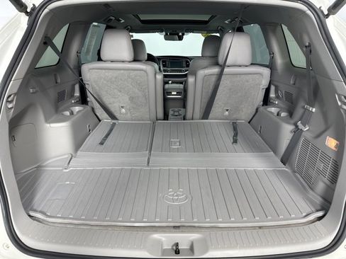 Used 2018 Toyota Highlander Limited Platinum image 30