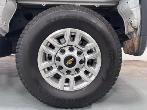 Used 2025 Chevrolet Silverado 2500 LT w/ Convenience Package AWD/4WD image 11