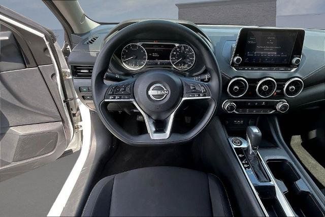 Used 2025 Nissan Sentra SV FWD image 8