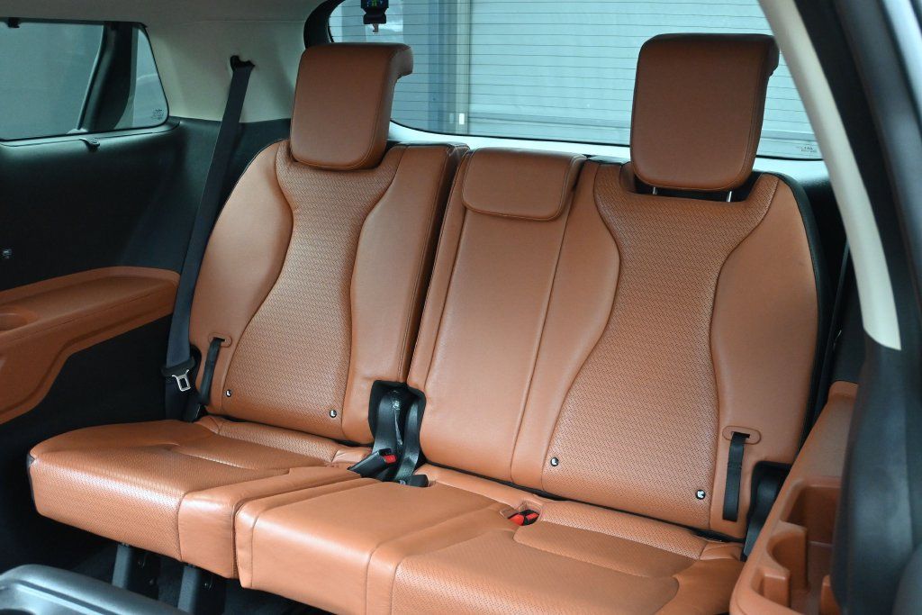 Used 2024 Kia Carnival SX Prestige FWD image 32