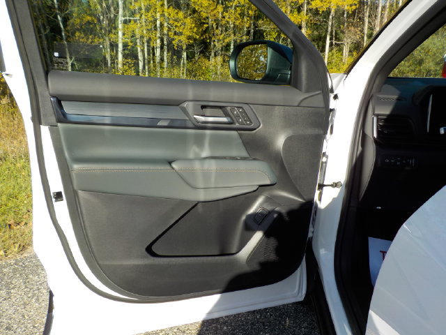 New 2027 GMC Terrain AT4 w/ Convenience Package III AWD/4WD image 11
