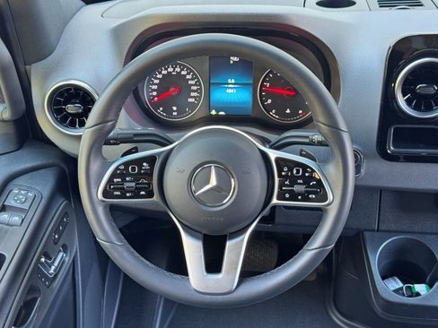 Used 2023 Mercedes-Benz Sprinter 2500 image 19