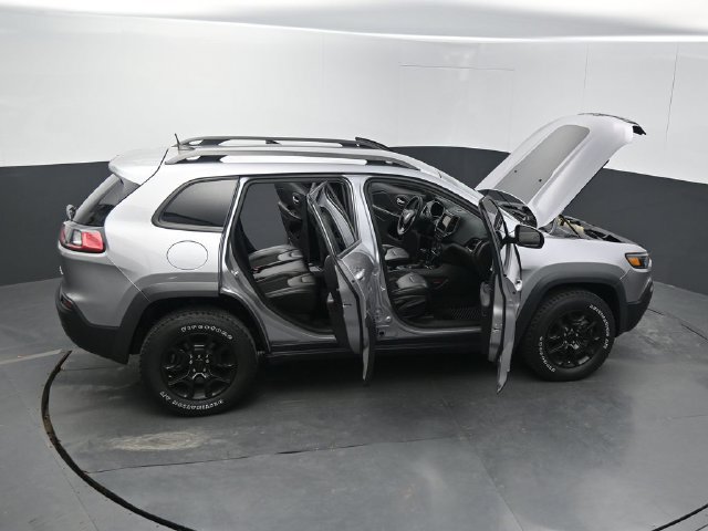 Used 2021 Jeep Cherokee Trailhawk w/ Trailer Tow Group AWD/4WD image 73
