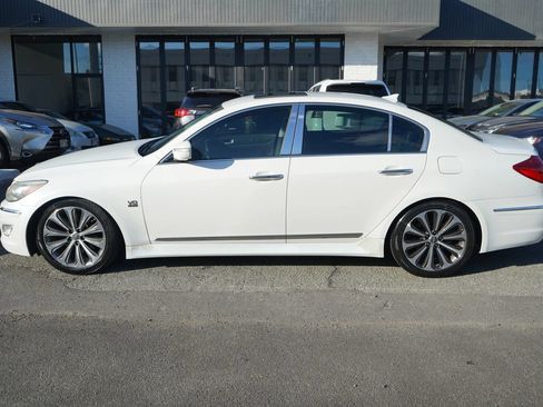 Used 2013 Hyundai Genesis 5.0 R-Spec RWD image 2
