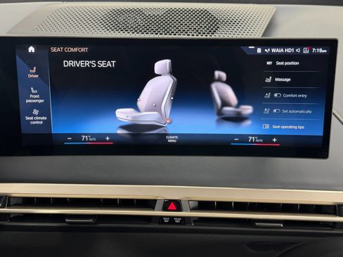 Used 2023 BMW iX xDrive50 w/ Sport Package image 30