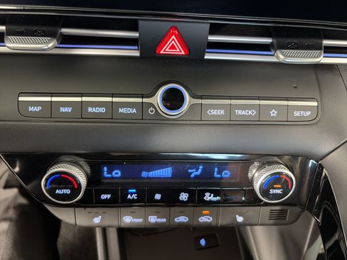 Certified 2024 Hyundai Elantra SEL w/ Convenience Package FWD image 26