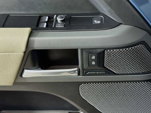 Used 2021 Land Rover Defender 90 X-Dynamic S image 18