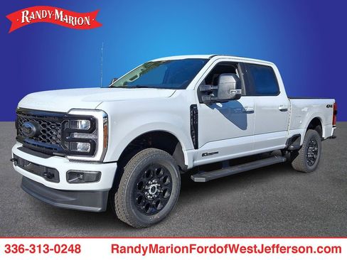 New 2026 Ford F250 XLT w/ XLT Premium Package AWD/4WD image 1