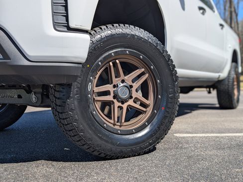 Used 2021 Chevrolet Silverado 1500 RST image 34