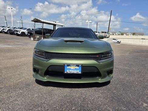 Used 2022 Dodge Charger R/T w/ Plus Group RWD image 8