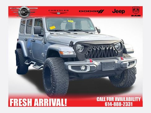 Used 2018 Jeep Wrangler Unlimited Sahara w/ Uconnect 4C Nav & Sound Group AWD/4WD image 1