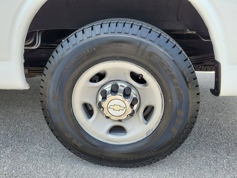Used 2016 Chevrolet Express 3500 LT w/ LT Preferred Equipment Group RWD image 6