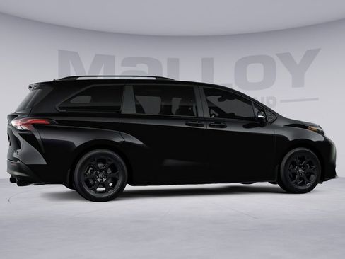 New 2026 Toyota Sienna XLE Woodland Edition AWD/4WD image 11