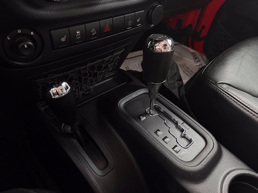 Used 2013 Jeep Wrangler Unlimited Sahara AWD/4WD image 20