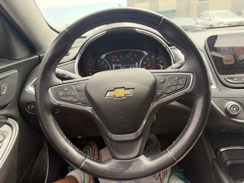 Used 2017 Chevrolet Malibu LT FWD image 7