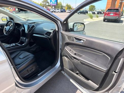 Used 2022 Ford Edge Titanium AWD/4WD image 13
