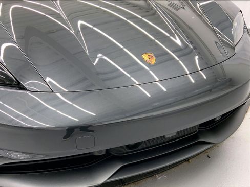 Used 2025 Porsche Taycan image 30