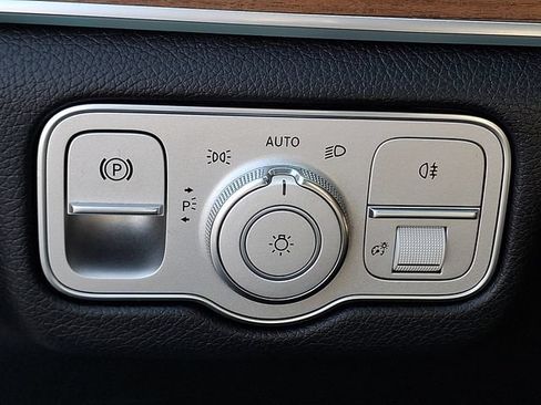 Used 2022 Mercedes-Benz GLE 350 4MATIC image 25