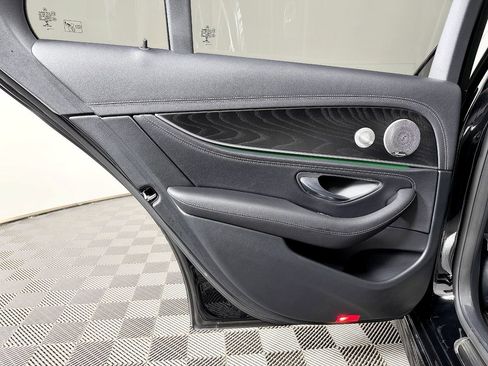 Used 2022 Mercedes-Benz E 450 4MATIC Sedan image 38